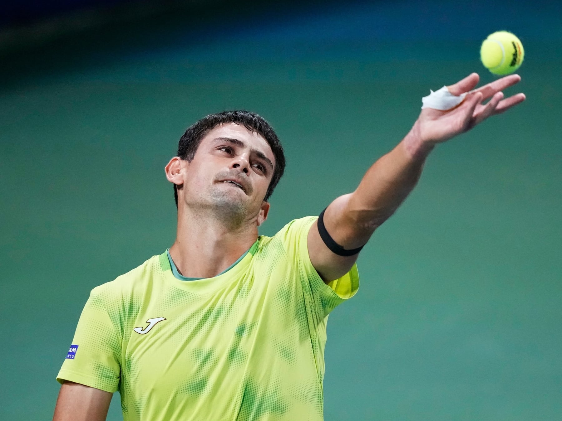 Navone se sacó de encima a Berrettini en cuatro sets y ahora lo espera Etcheverry: viernes con sabor argentino en Nueva York