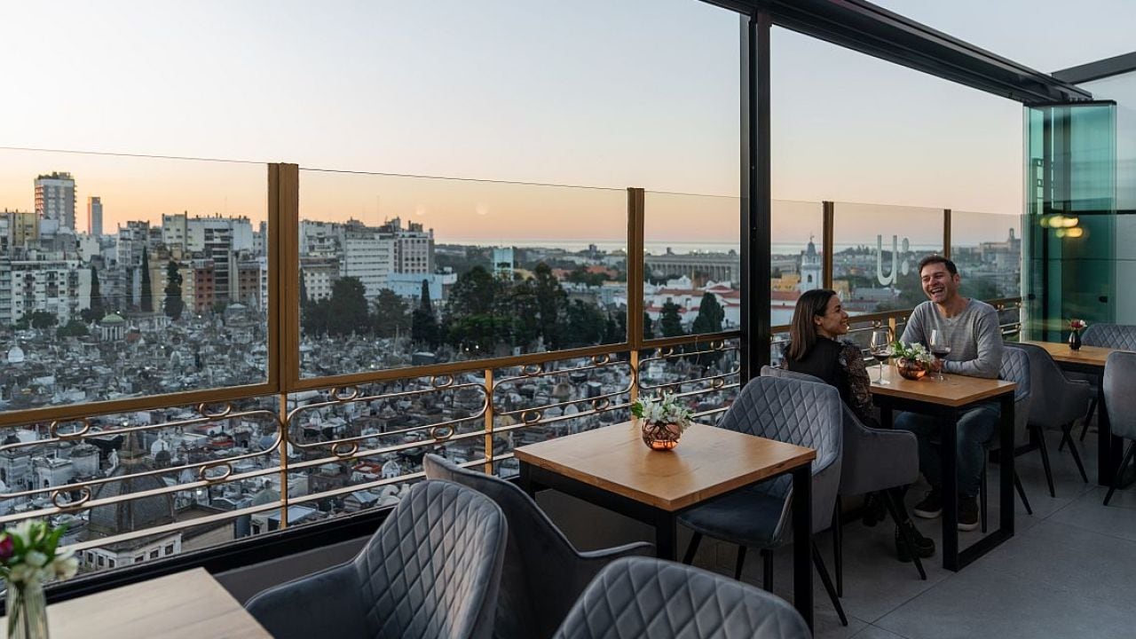 Una terraza vidriada sobre Junín ofrece una vista aérea inédita del Cementerio de Recoleta