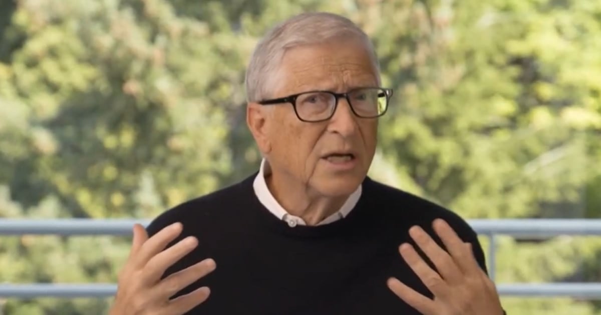 Gates le bajó el pulgar al optimismo tecnológico: pide que la calle se siente a la mesa de la IA