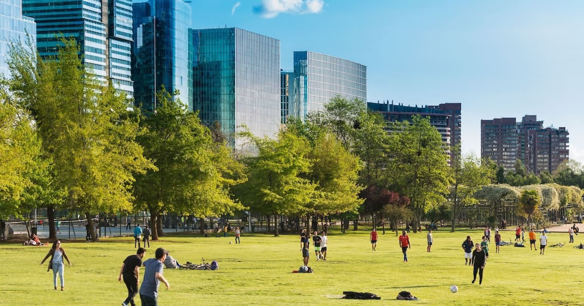 Vivir mirando un parque en la Ciudad puede costar hasta un 30% más en el precio del alquiler