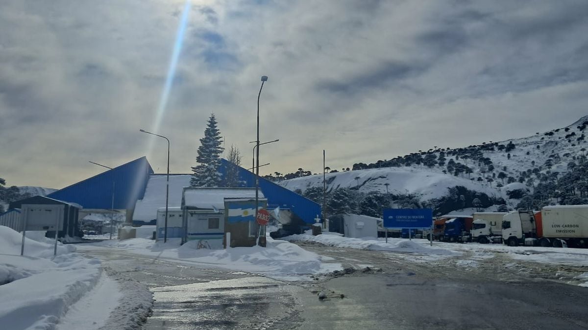 Cambio de hora en Chile y cruces a la cordillera: qué hay que saber antes de armar las valijas