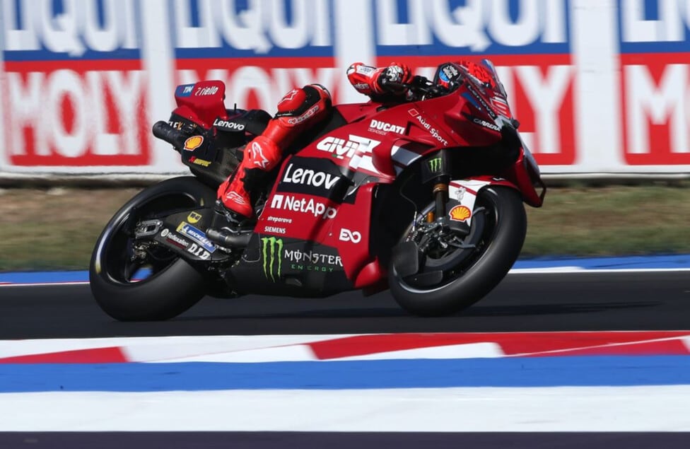 Márquez avisó en Misano: el más rápido del viernes y con la Ducati a full