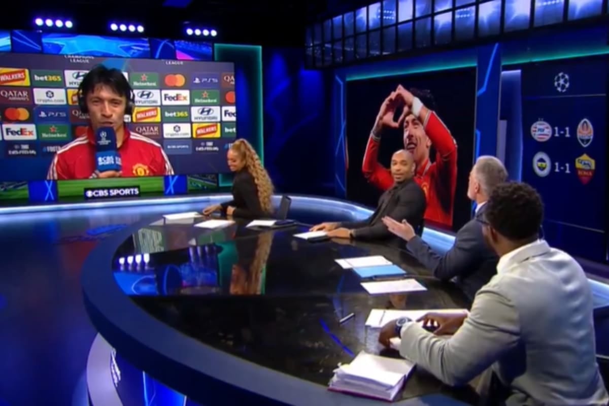 Lo vimos todos: Martínez le pintó la cara a Carragher con un gol y dos frases