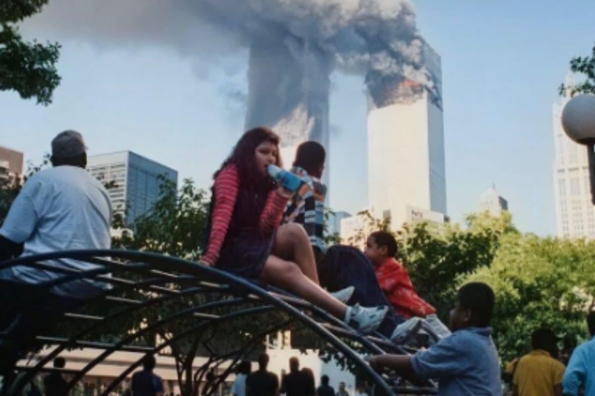 La generación que creció con el eco del 11-S: un documental de Netflix les da voz 25 años después