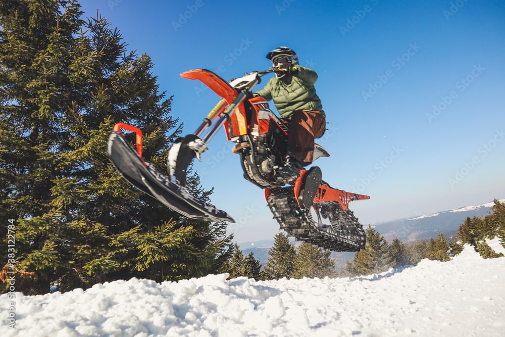 Cuando la nieve se traga al rider: lo que dejó al descubierto la caída de un especialista en snowscoot en Villa La Angostura