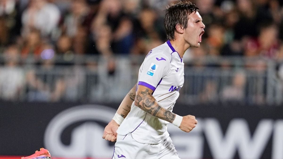 Mastantuono se destapó con un hat-trick para que la Fiorentina respire en la Serie A