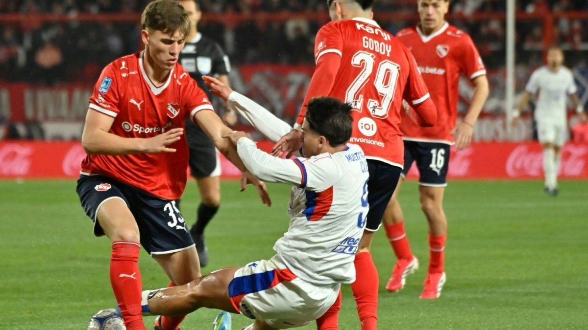 Arrayago la clavó de cabeza y Farías respondió con un golazo: Independiente y San Lorenzo no se sacaron diferencias en Avellaneda