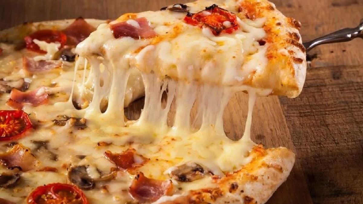 Una noche para pedir pizza o juntar amigos en casa: Neuquén se prende a las promo de pizzas y empanadas