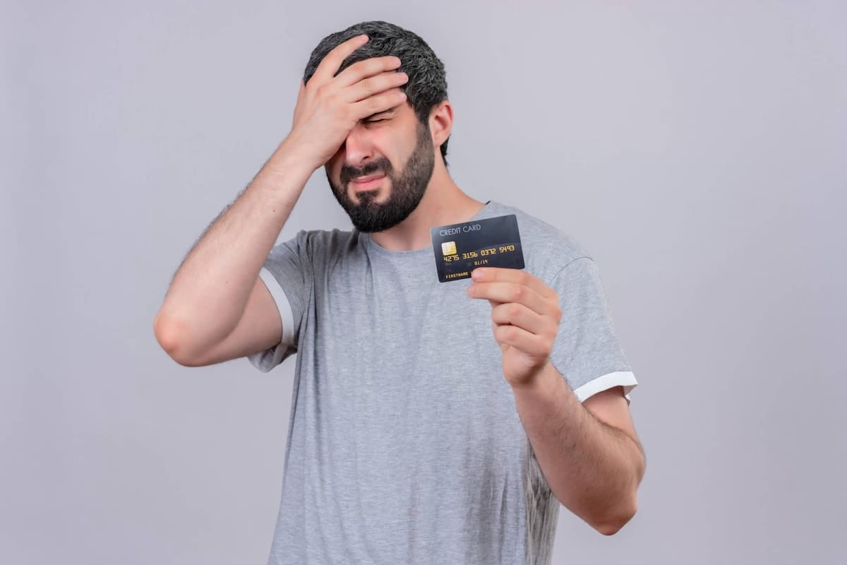 Pagar el mínimo de la tarjeta: qué queda pendiente y cuánto cuesta financiar el resto del resumen