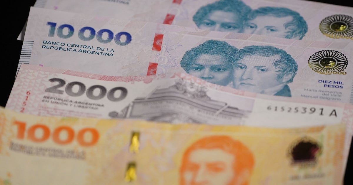 El billete de mil pesos, una denominación que se achica en poder de compra y en unidades en circulación