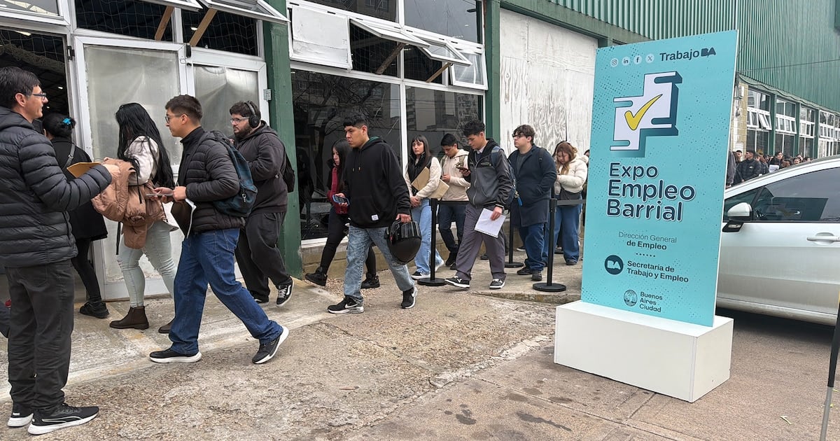 Cambiar de un empleo formal a trabajar por cuenta propia recortó los ingresos reales más de un cuarto en promedio