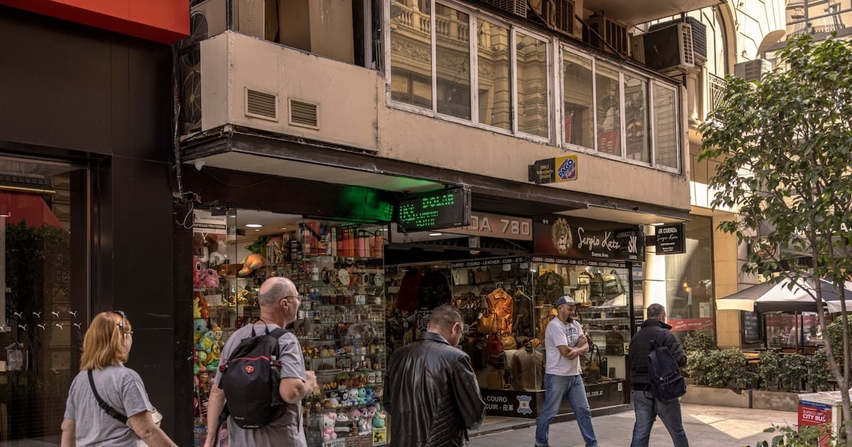 El dólar se queda quieto en las pizarras y la pregunta que se hacen los que producen en el surco a la góndola