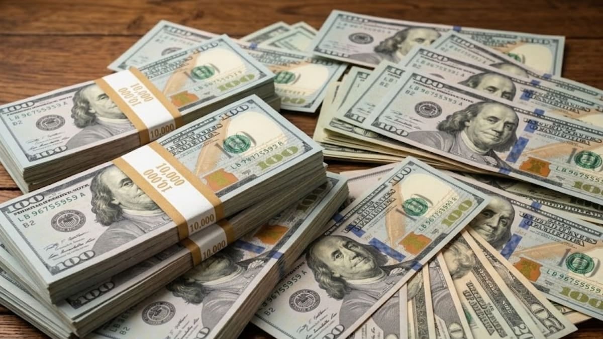 Dólar oficial cerró a 1545 pesos y el blue se mantuvo en 1560 tras una jornada sin variantes en el Banco Nación