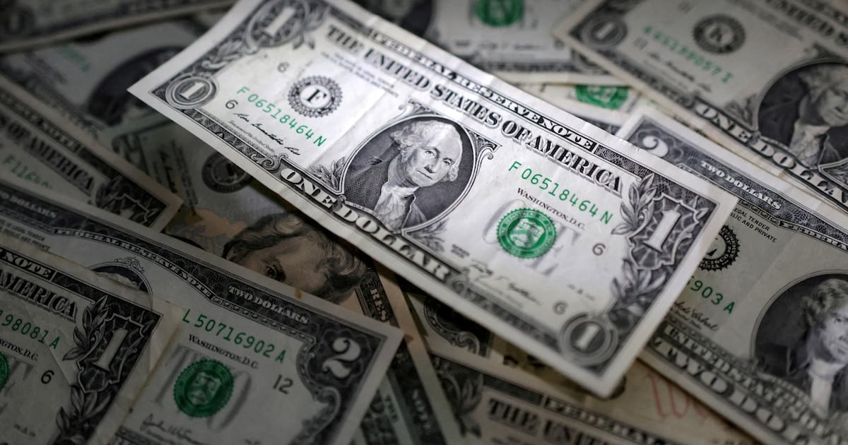 El billete verde aflojó en el mostrador: el Banco Nación lo ofreció a 1.540 pesos y la semana cerró con señales mixtas