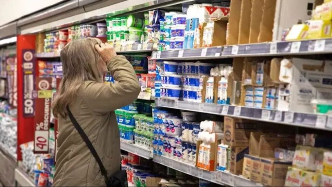 Cuando llenar la olla se vuelve una carrera contra el tiempo: el 88,8% de los hogares tuvo que financiar la comida