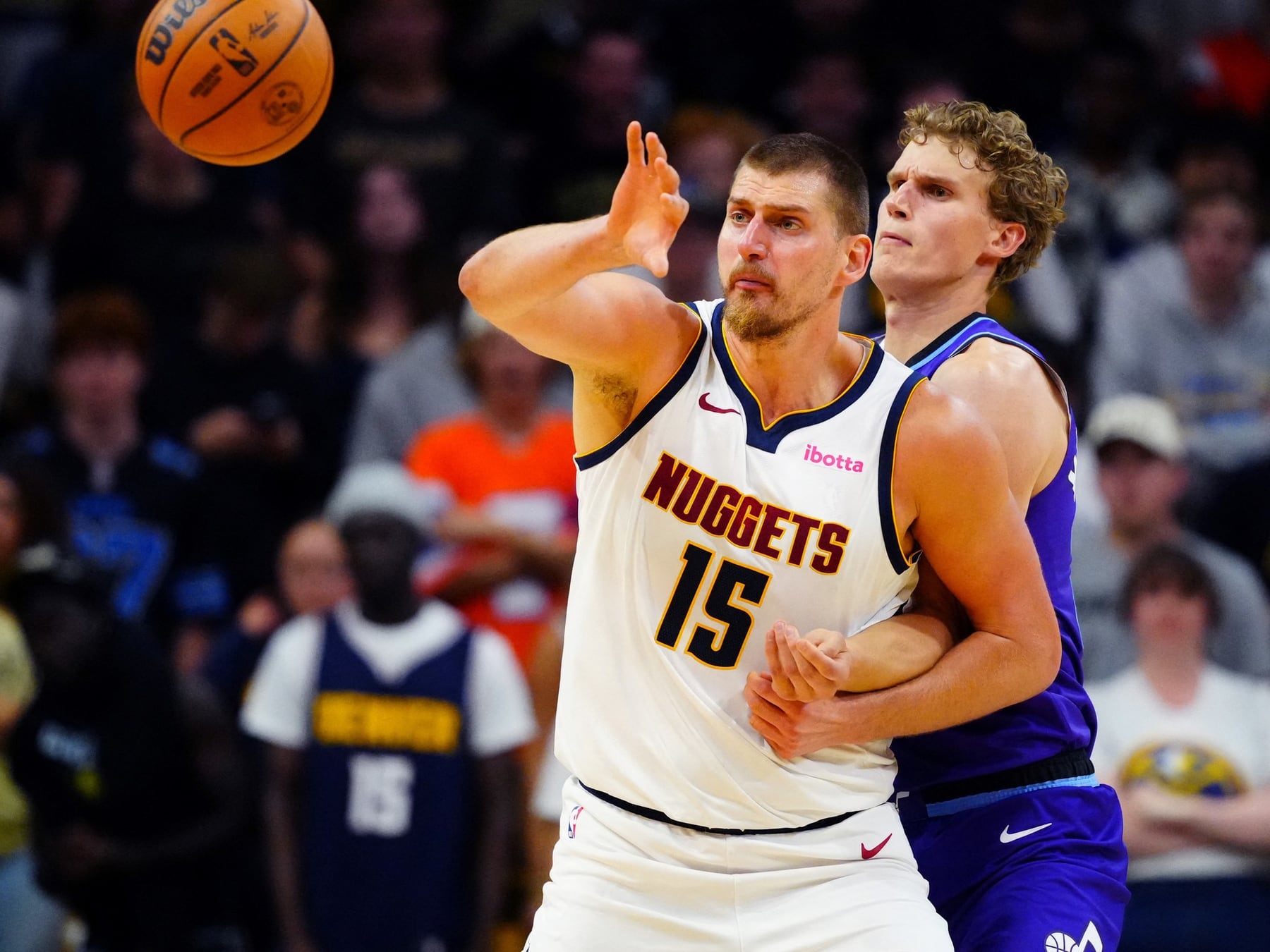 El pase de Jokic que hizo parar la pelota: Denver cayó 97-109 ante Utah en el arranque de la pretemporada
