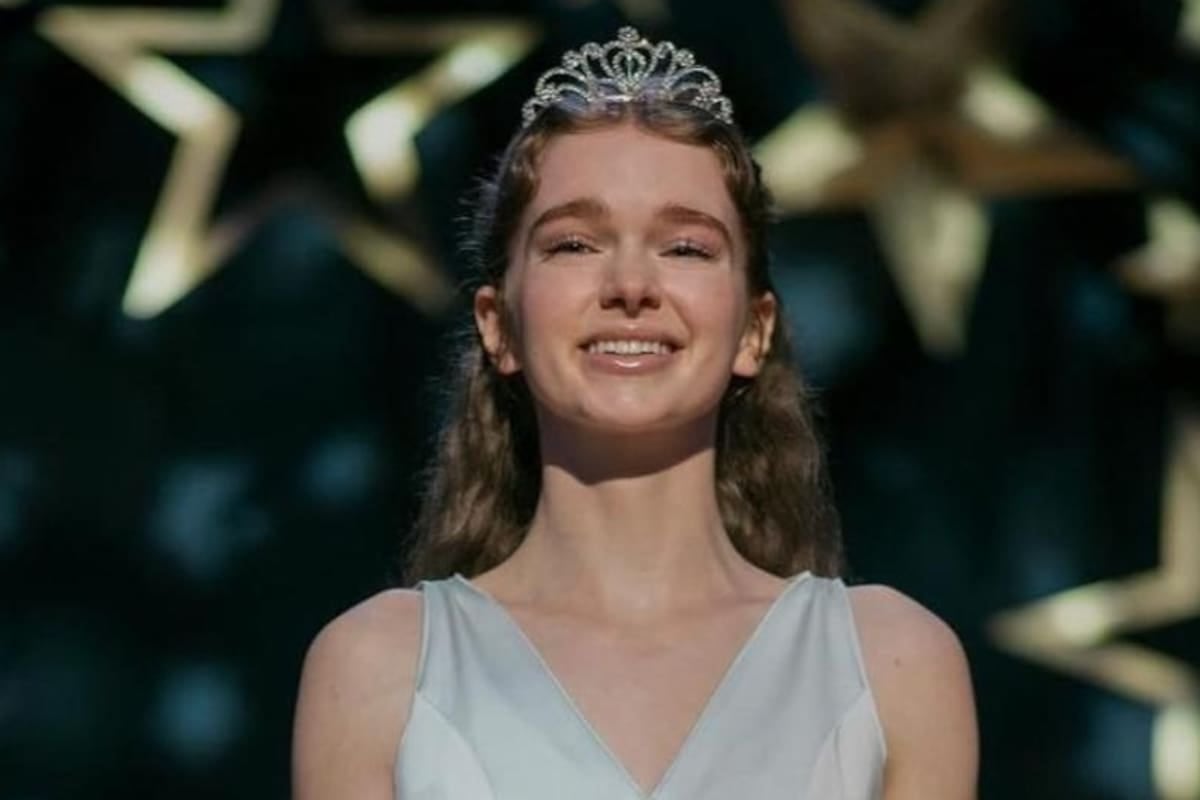 Carrie vuelve a la pantalla, ahora en serie: ocho capítulos para desarmar el acoso y asomarse a la casa de los White