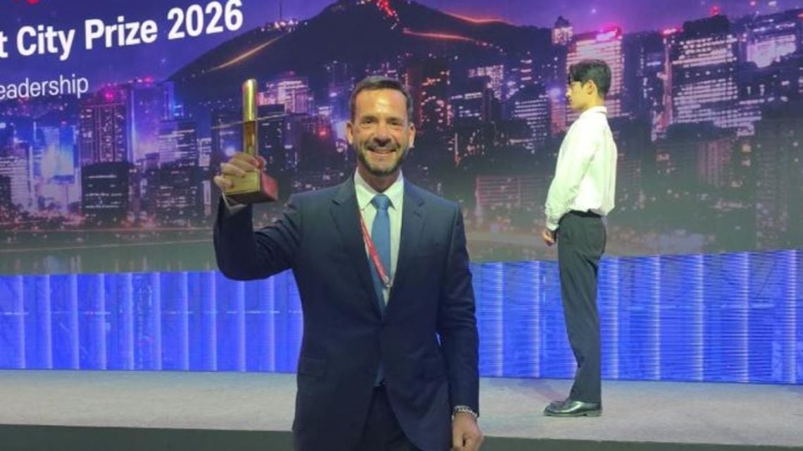El bot de Escobar que te cobra el impuesto y te vende el bondi: la receta que sedujo a Corea