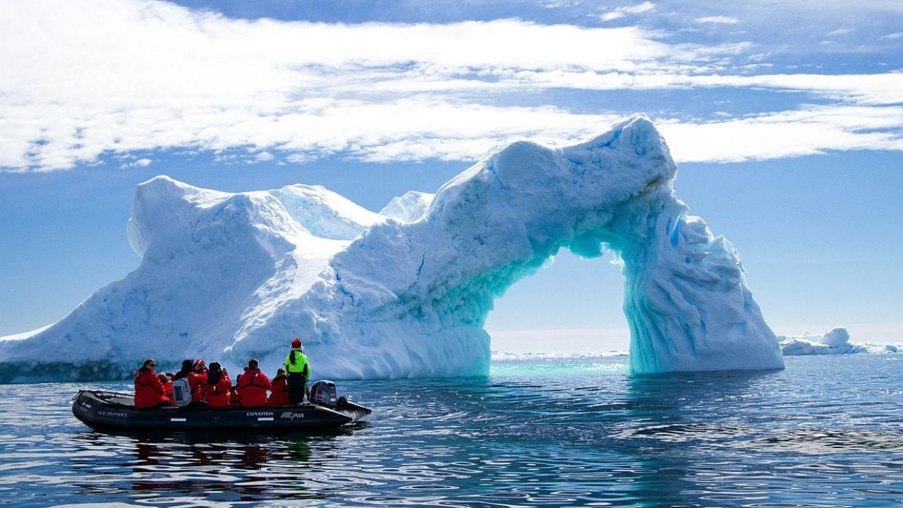 Antártida en 23.000 kilómetros: la circunnavegación que cambiará la oferta de cruceros en 2028