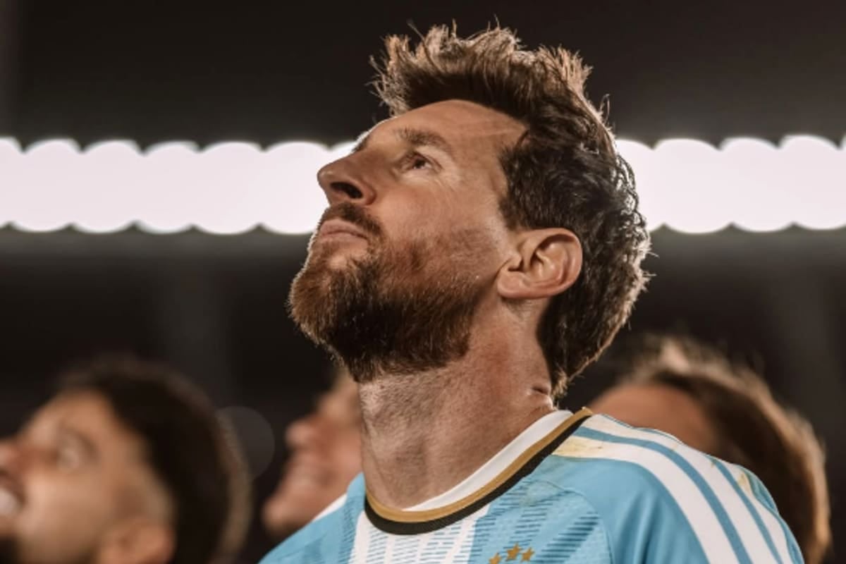 Messi se sacó la celeste y blanca con un gol y una carta que sacudió al Monumental