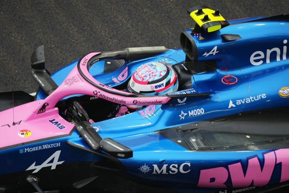 Colapinto escala a la posición 15 en Marina Bay: la batería lo traicionó en la qualy y Russell le dejó el lugar
