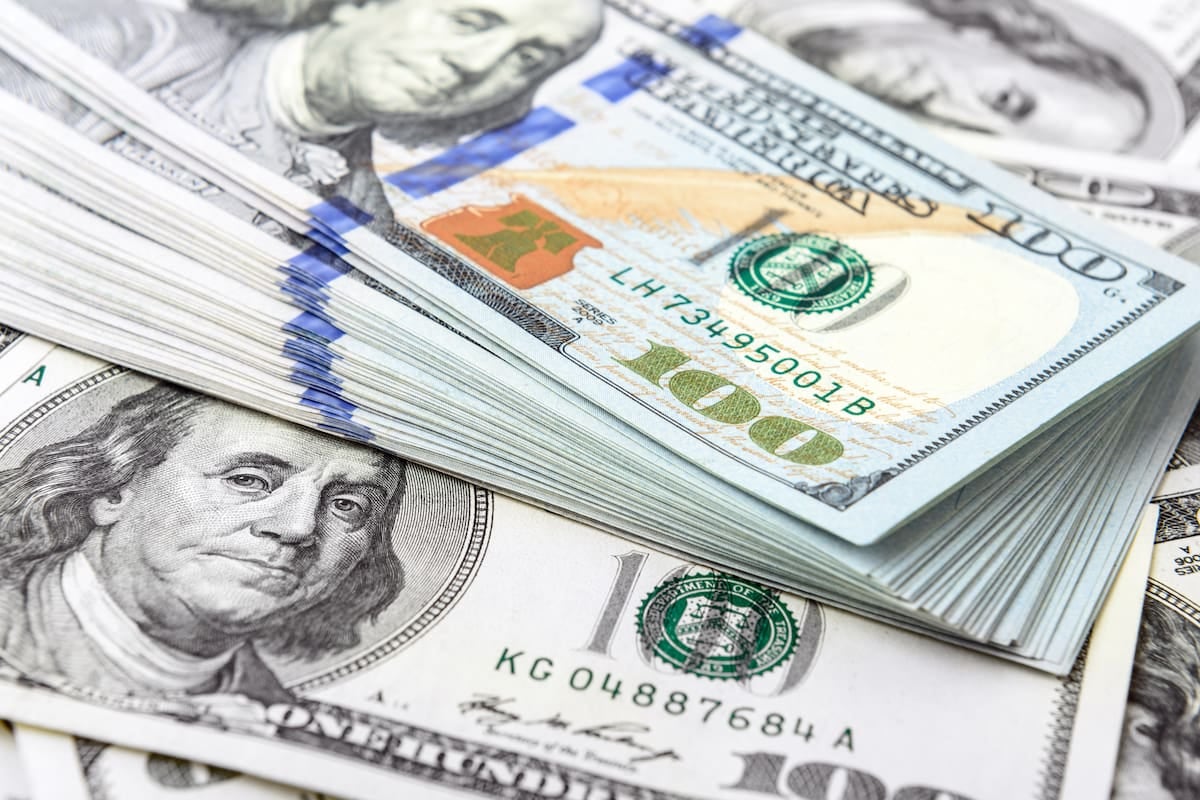 La semana arranca con el dólar quieto y la inflación que todavía empuja desde los servicios