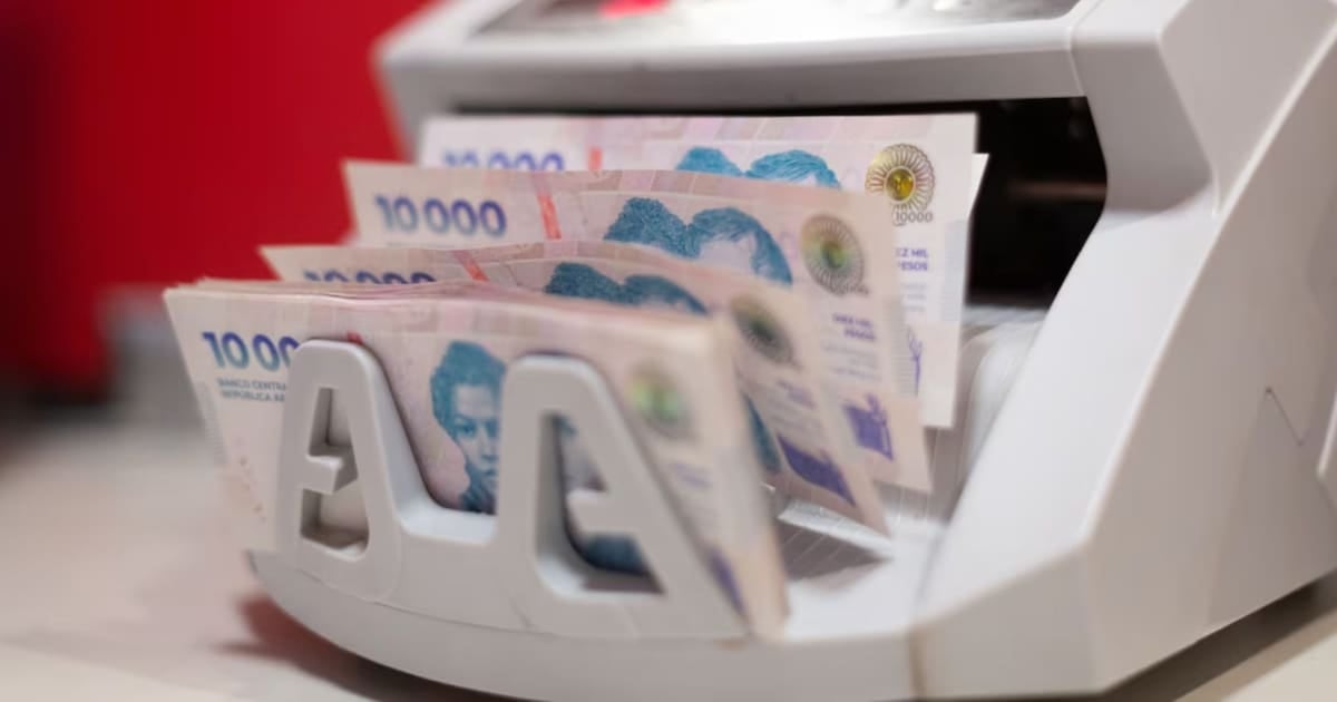El billete roto no se pierde: el Banco Central recordó que los bancos están obligados a canjearlo