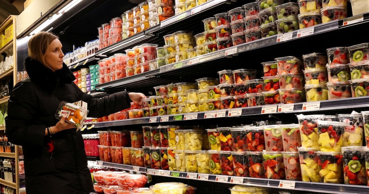 La inflación en Estados Unidos se acelera al 3,7% y la nafta empuja al resto de la economía
