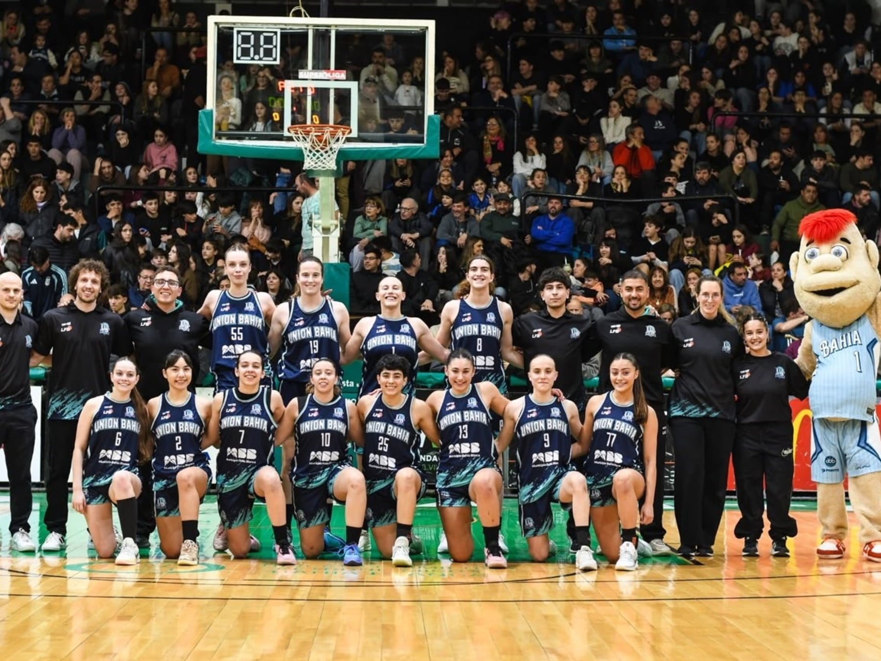 Cuarenta y un años después, Bahía Blanca se dio otro gusto enorme: ver a sus mujeres en la Liga Femenina