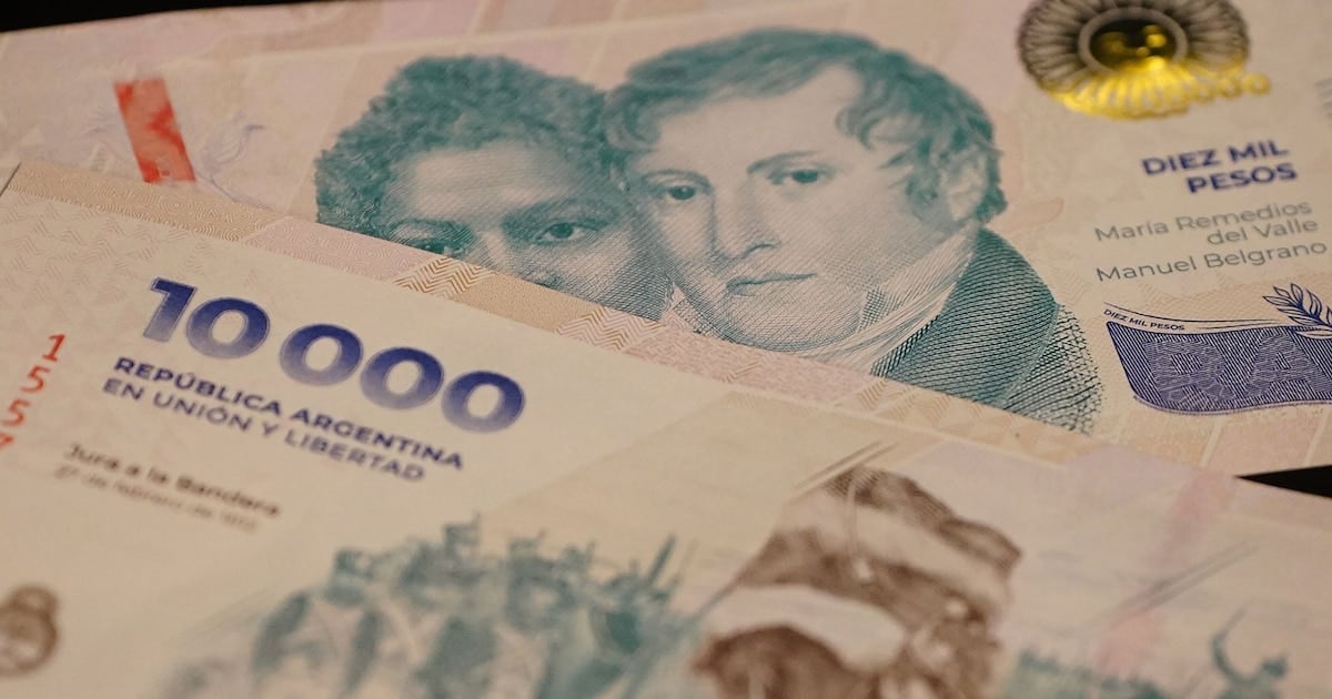 La banca volvió a empatarle a la inflación: el sueldo inicial supera los 2,6 millones de pesos brutos en septiembre