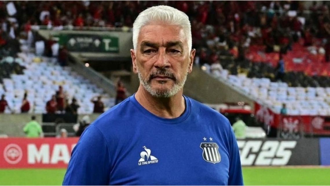 Talleres se hunde en La Bombonera y De Felippe explotó: "¿A quién querés que ponga, a mi vieja?"