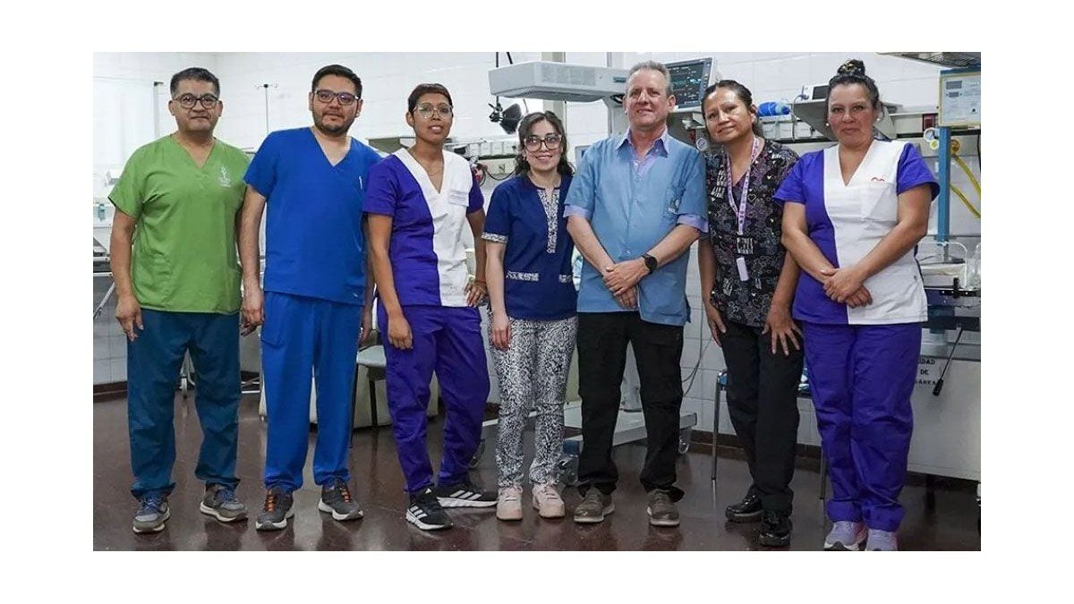 Treinta y un años mirando crecer a los chicos del oeste neuquino: la huella de un pediatra que se jubila sin soltar el estetoscopio
