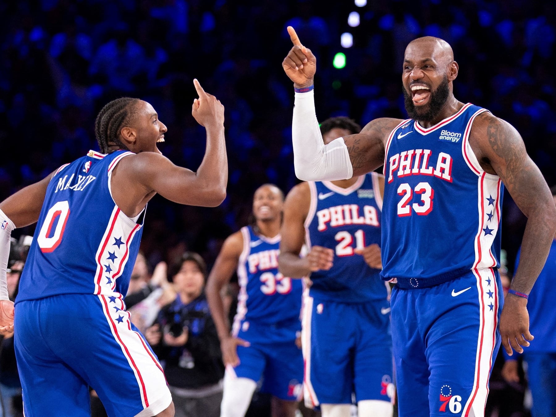 Philadelphia dio vuelta una goleada yolymeró con LeBron en su primera noche