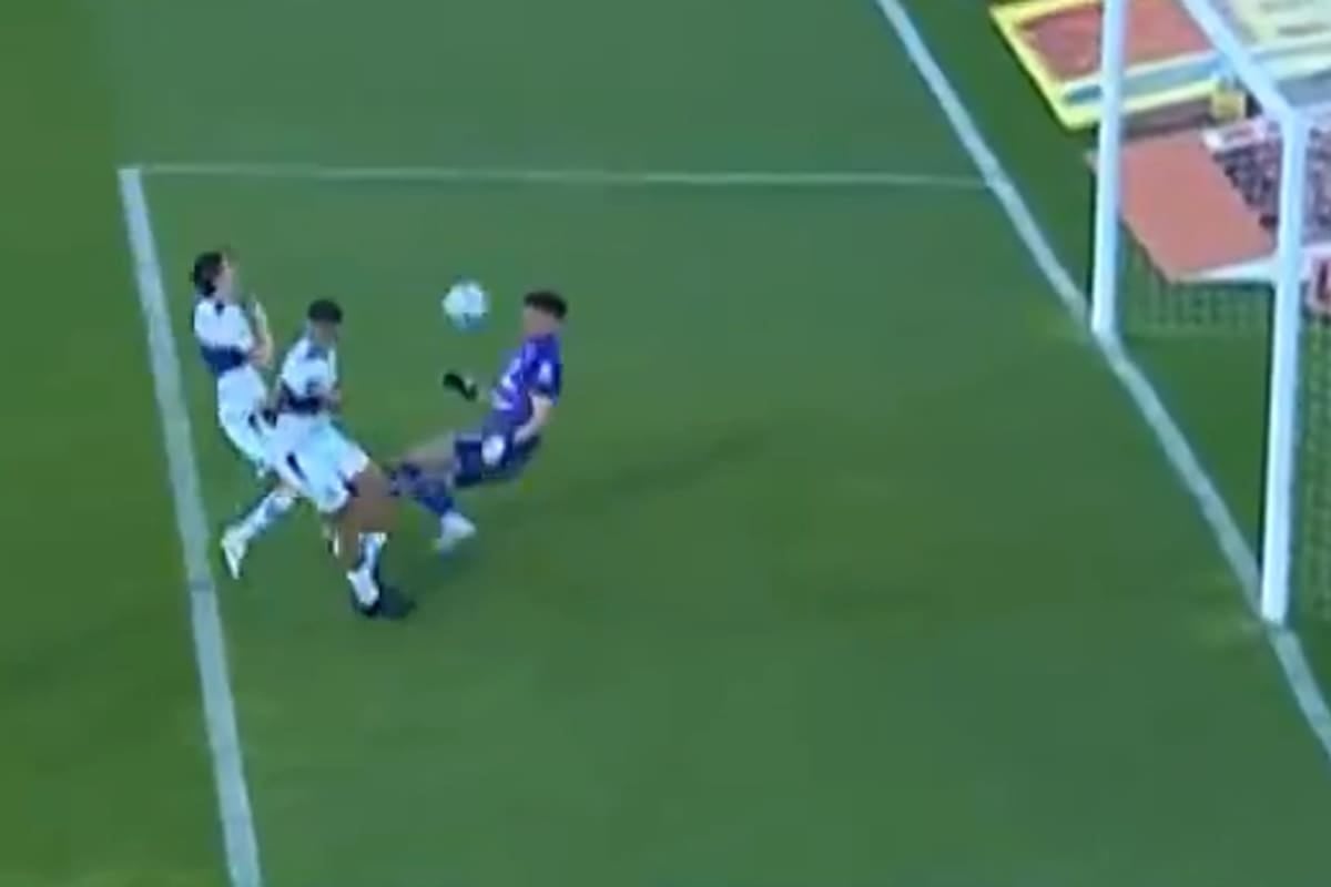 Un gol demanual quedó en el Bosque y Gimnasia saltó a la cima
