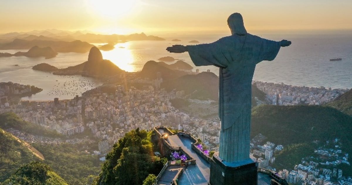Vacaciones en Brasil: qué gastos se abaratan con la caída del real y cuáles siguen en dólares